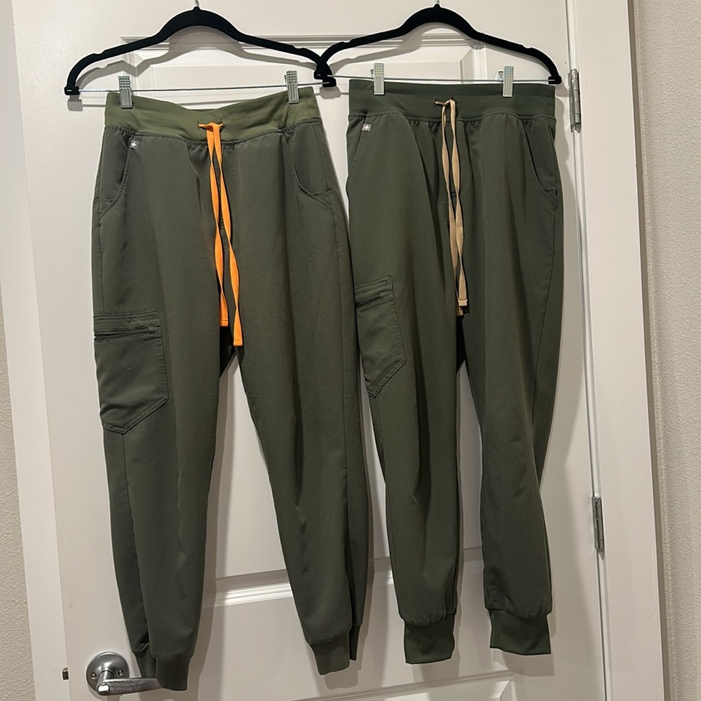 High Waisted Zamora Jogger Scrub Pants™ - PETITE - Moss